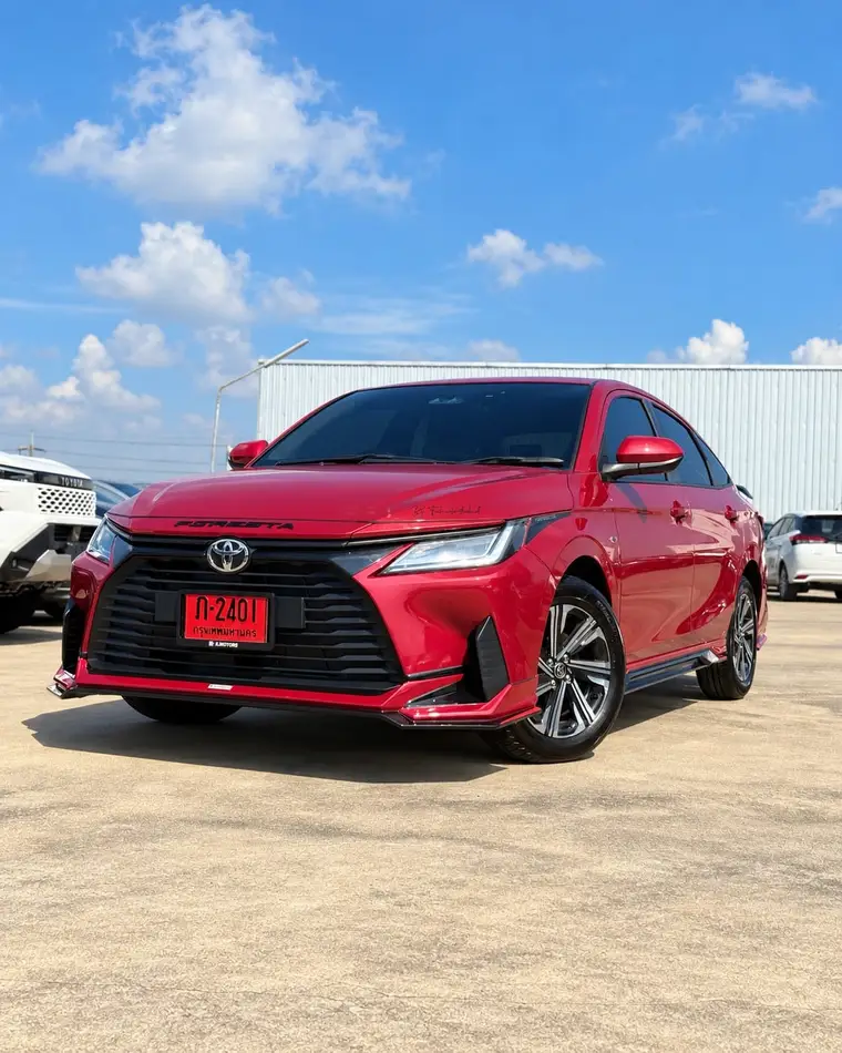 Yaris ATIV สีแดง ป้ายแดง